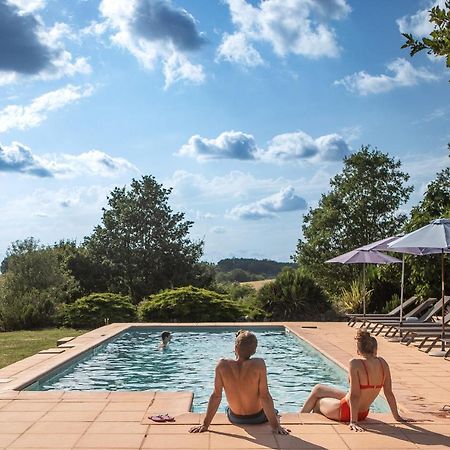 Au Mas Des Calmettes Bed & Breakfast Parisot  Bagian luar foto