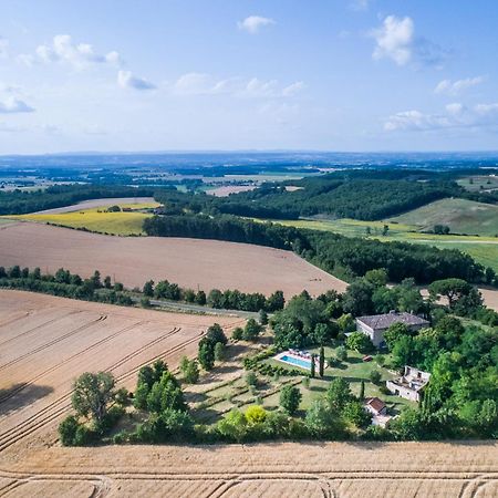 Au Mas Des Calmettes Bed & Breakfast Parisot  Bagian luar foto