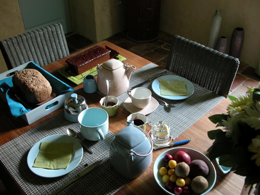 Au Mas Des Calmettes Bed & Breakfast Parisot  Bagian luar foto