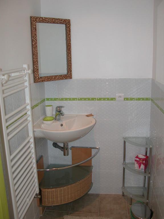 Au Mas Des Calmettes Bed & Breakfast Parisot  Ruang foto