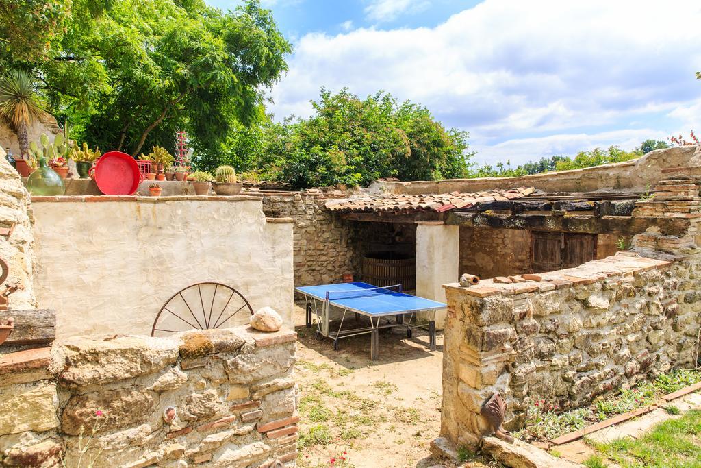 Au Mas Des Calmettes Bed & Breakfast Parisot  Bagian luar foto