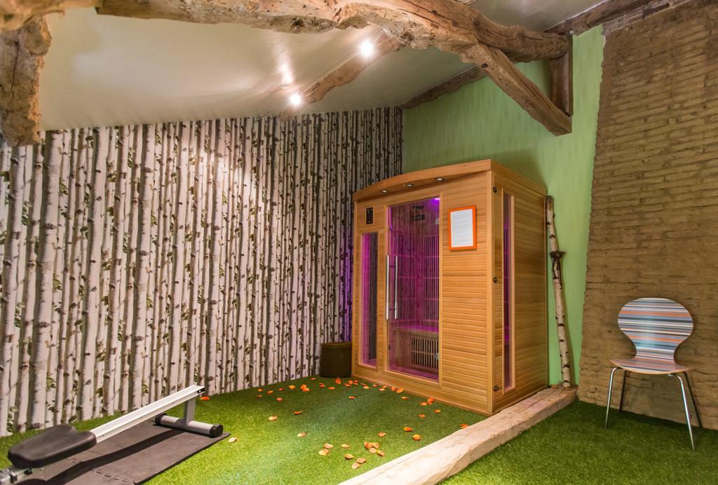 Au Mas Des Calmettes Bed & Breakfast Parisot  Bagian luar foto