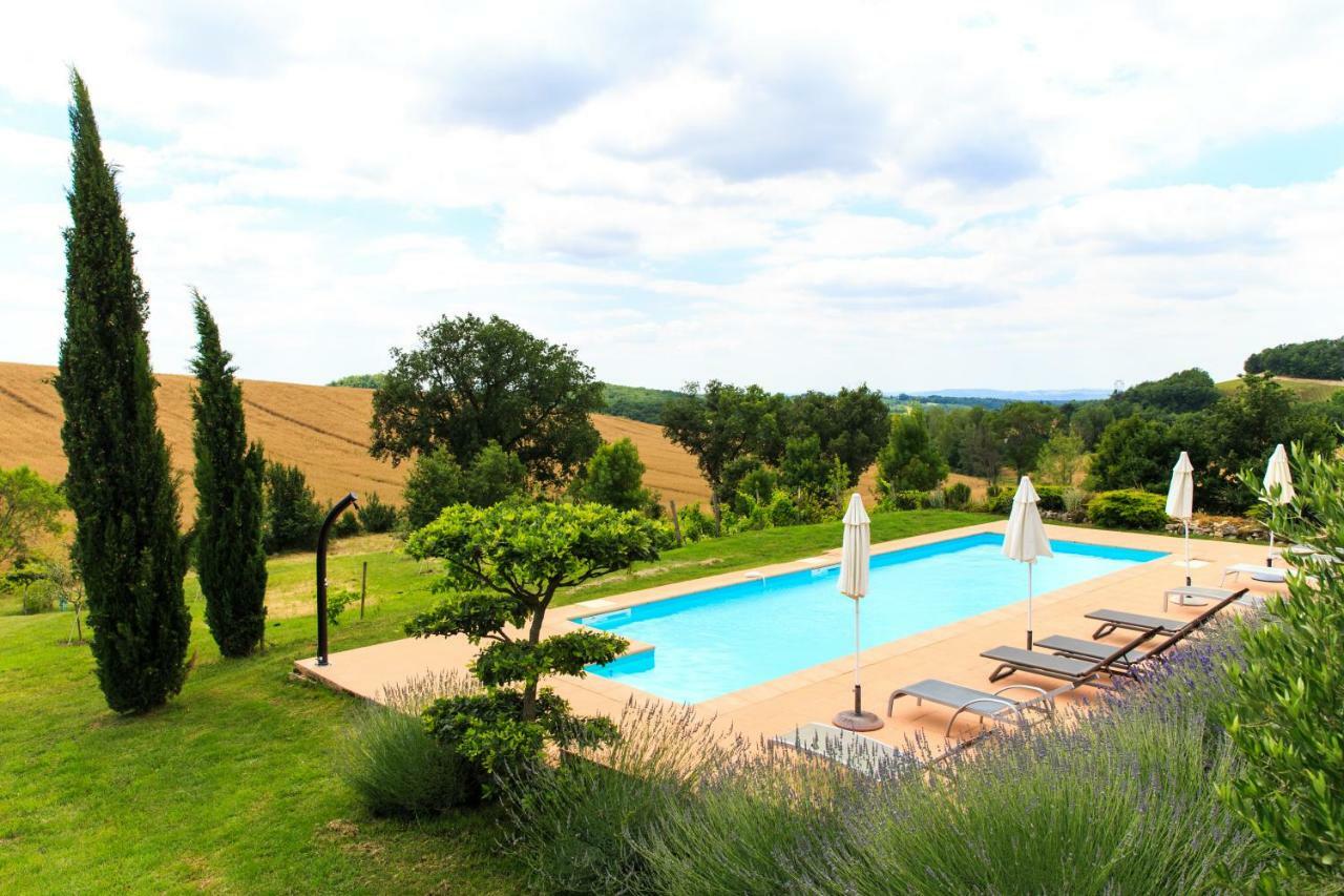 Au Mas Des Calmettes Bed & Breakfast Parisot  Bagian luar foto